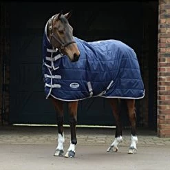 Weatherbeeta Combo Neck Medium Lite Stable Rug Comfitec 210D Channel Quilt 50g Navy/Silver/Red 18 Weatherbeeta Combo Neck Medium Lite Stable Rug Comfitec 210D Channel Quilt 50g Navy/Silver/Red -Paardensport kortingswinkel 44639220.5dc4f1