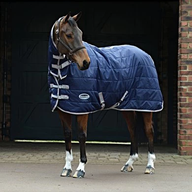 Weatherbeeta Combo Neck Medium Lite Stable Rug Comfitec 210D Channel Quilt 50g Navy/Silver/Red 9 Weatherbeeta Combo Neck Medium Lite Stable Rug Comfitec 210D Channel Quilt 50g Navy/Silver/Red - Afbeelding 9