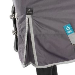EQUITHÈME Regendeken Tyrex 1200D Gerecycled 0g Taupe 19 EQUITHÈME Regendeken Tyrex 1200D Gerecycled 0g Taupe -Paardensport kortingswinkel agradi 44942562 5.001131
