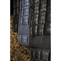 Eskadron Zadeldekje Big Square Glossy Dressuur Dark Olive -Paardensport kortingswinkel eskadron esk 0222 kam 212273 445 xxx.89d5c2