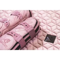 Kentucky Horsewear Kentucky Kogelbeschermer Young Horse Velvet Oud Roze 14 Kentucky Horsewear Kentucky Kogelbeschermer Young Horse Velvet Oud Roze -Paardensport kortingswinkel kentucky 179a4769.646b20