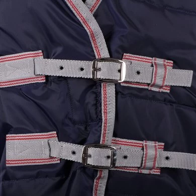 Weatherbeeta Combo Neck Medium Lite Stable Rug Comfitec 210D Channel Quilt 50g Navy/Silver/Red 2 Weatherbeeta Combo Neck Medium Lite Stable Rug Comfitec 210D Channel Quilt 50g Navy/Silver/Red - Afbeelding 2