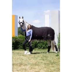 Schockemöhle Zweetdeken Premium Comfy Fleece Cool Black 145/195 -Paardensport kortingswinkel schockemohle schocksports ss2023 premiumcomfyrug melbourne carlafs page img4794.c60bcc